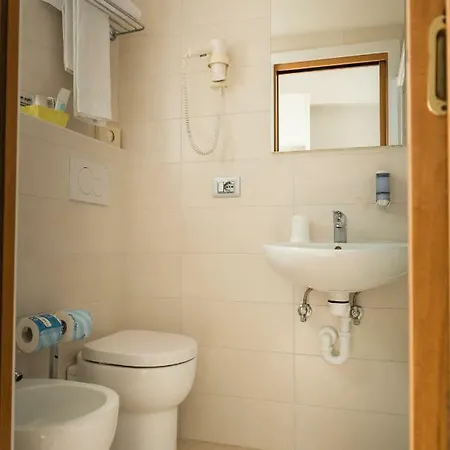 Mara Hotel 3*